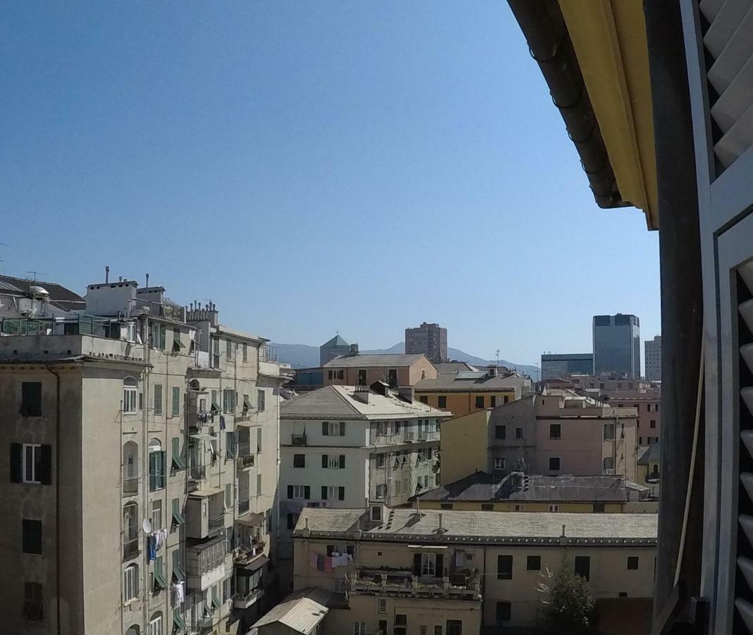 Dietro Il Teatro Modena Genoa Bagian luar foto